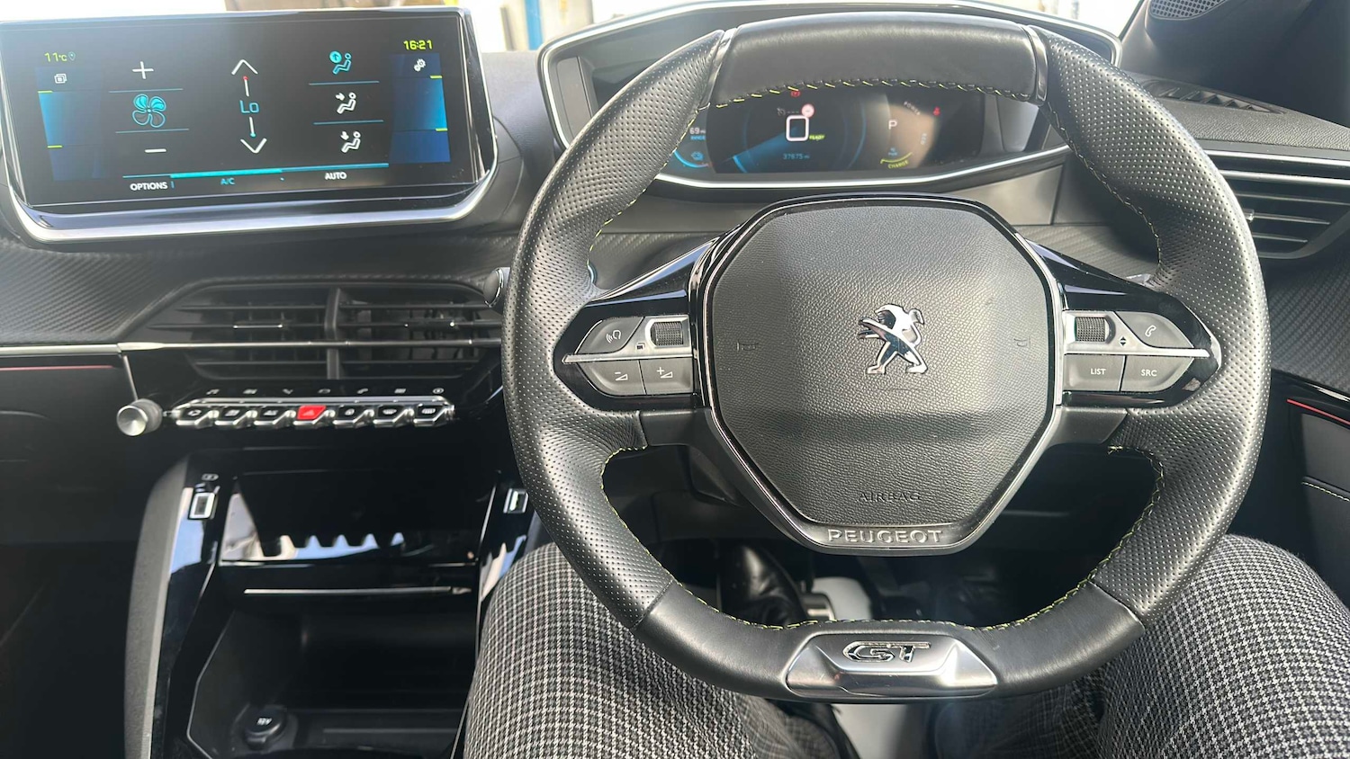 Used Peugeot 208 2023 for sale - 77648912: Photo 9