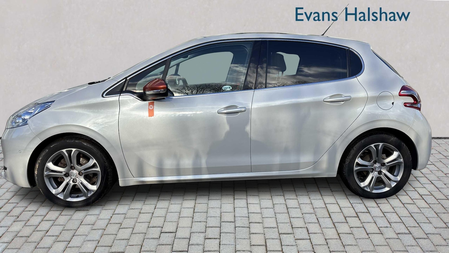 Used Peugeot 208 2014 for sale - 77443402: Photo 3