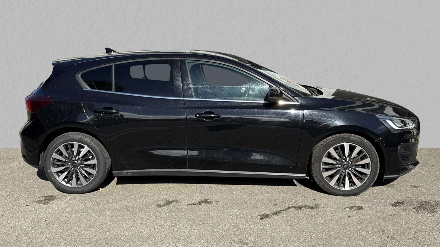 Used Ford Focus 2023 for sale - 76045209: Photo 2
