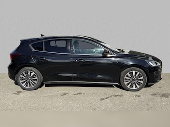 Used Ford Focus 2023 for sale - 76045209: Photo 2