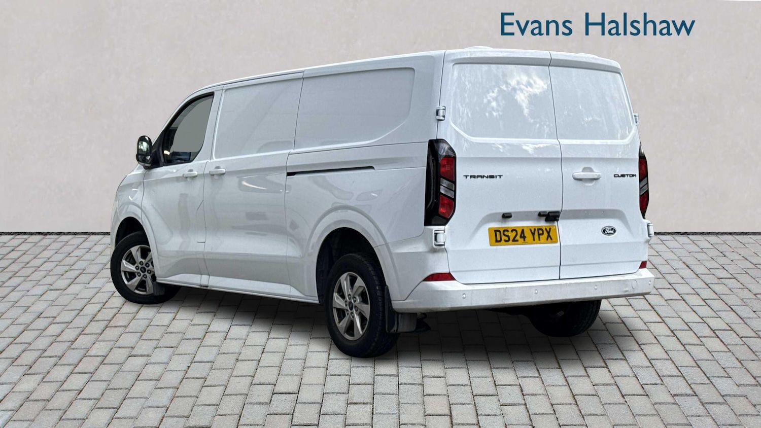 Used Ford Transit Custom 2024 for sale - 76351614: Photo 2