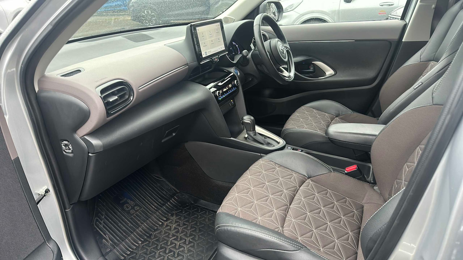 Used Toyota Yaris Cross 2024 for sale - 77239865: Photo 13