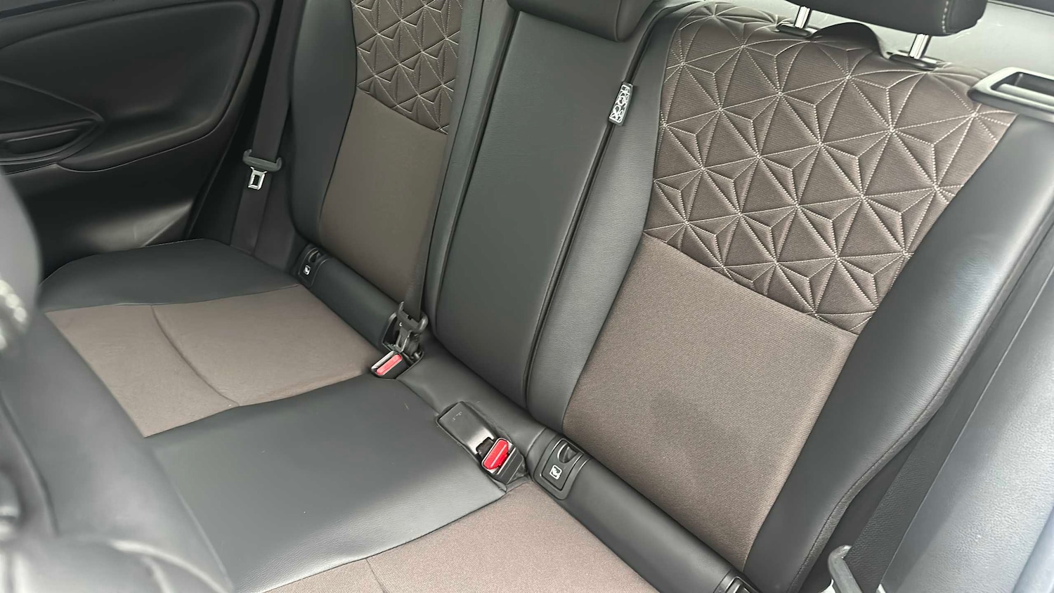 Used Toyota Yaris Cross 2024 for sale - 77239865: Photo 14