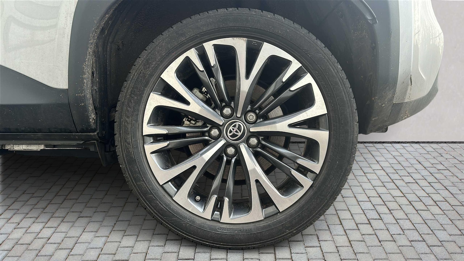 Used Toyota Yaris Cross 2024 for sale - 77239865: Photo 4