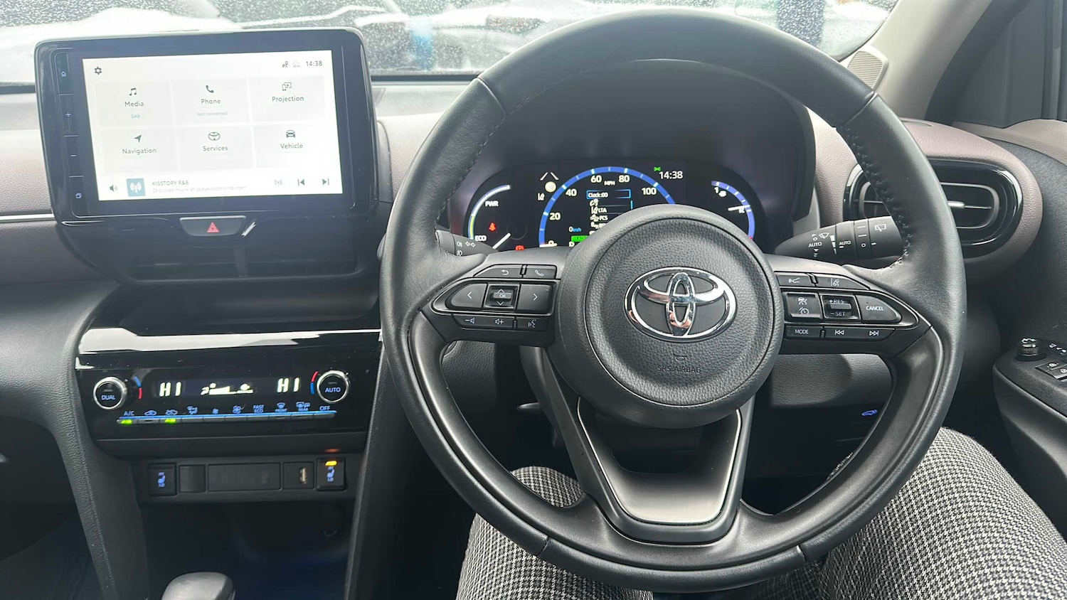 Used Toyota Yaris Cross 2024 for sale - 77239865: Photo 9