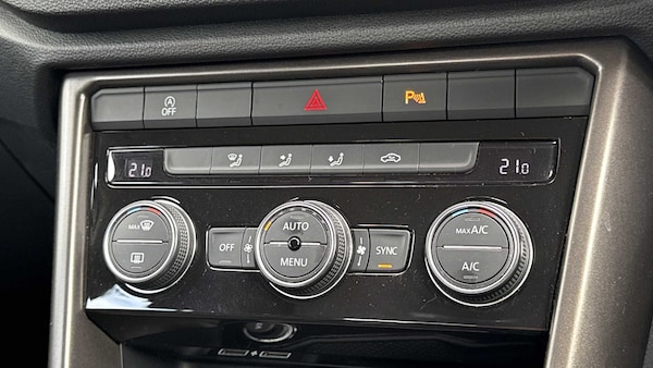 Used Volkswagen T-Roc 2018 for sale - 75452825: Photo 31
