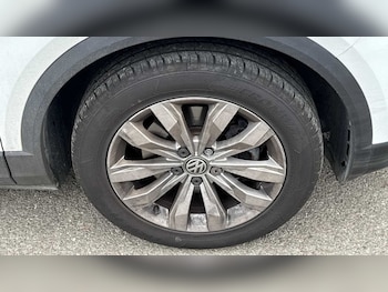 Used Volkswagen T-Roc 2018 for sale - 75452825: Photo