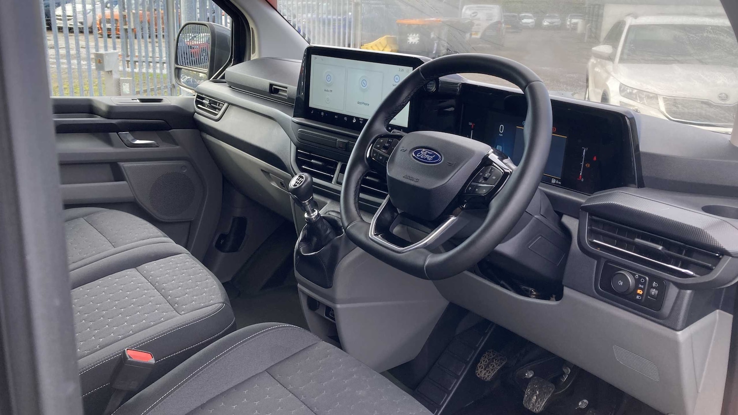 Used Ford Transit Custom 2024 for sale - 76540730: Photo 2