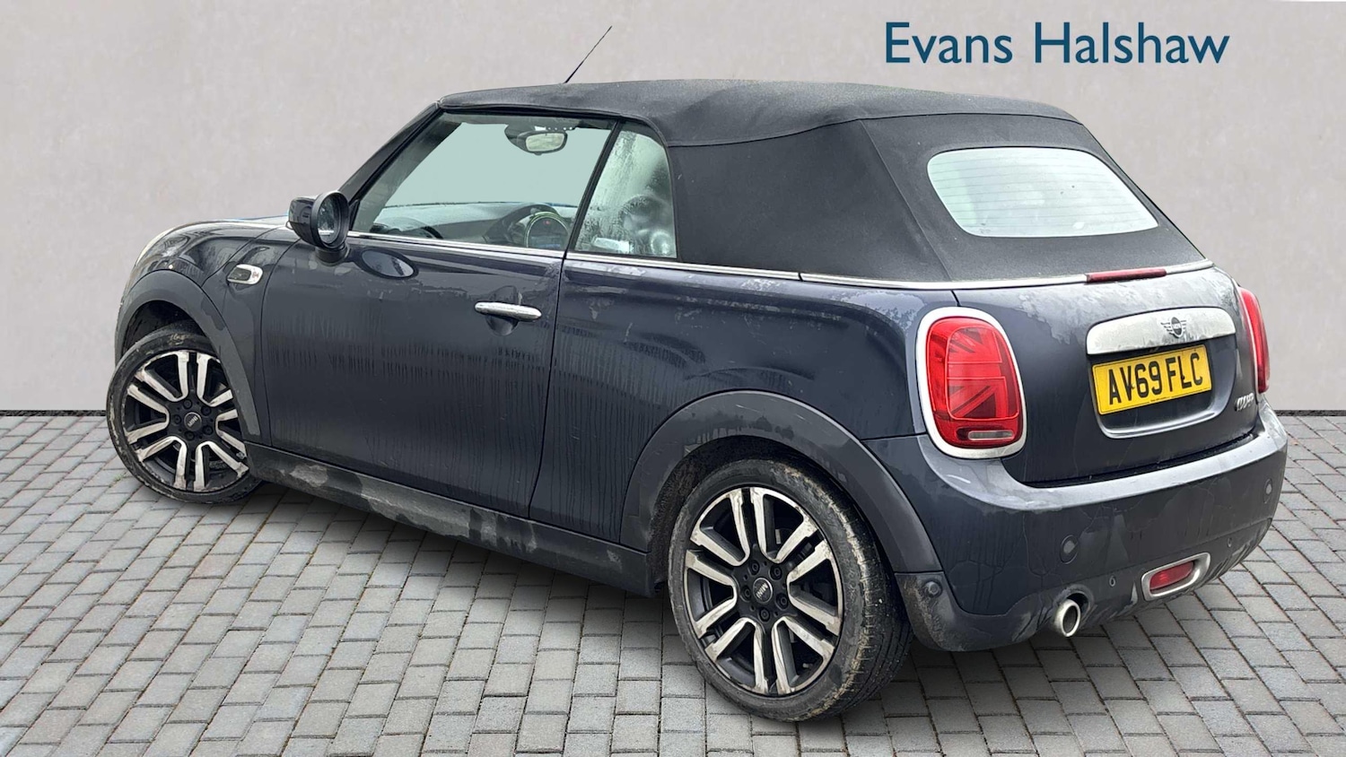 Used MINI Convertible 2019 for sale - 76978707: Photo 2
