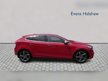 Used Volvo V40 2016 for sale - 79428904: Photo