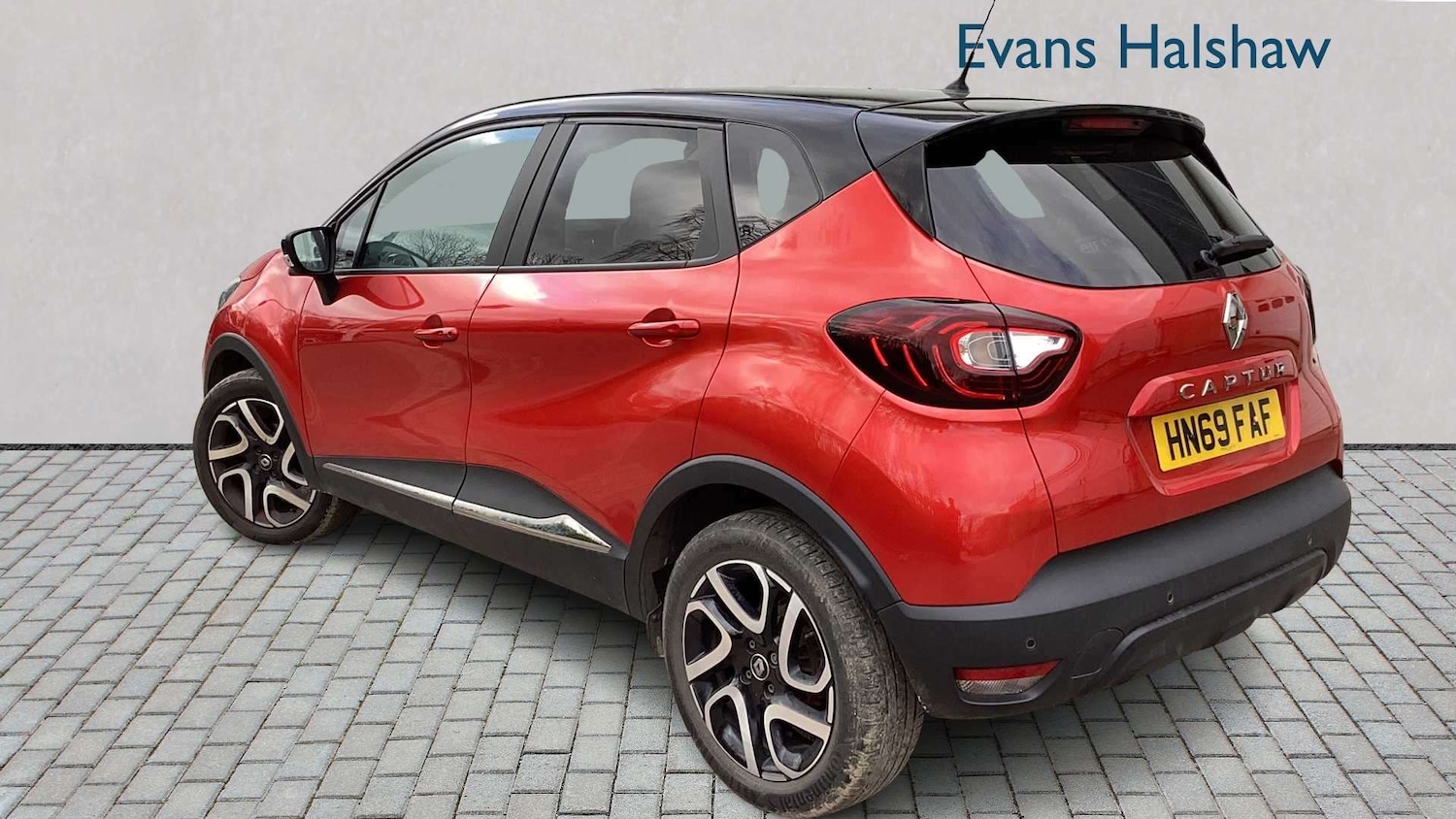 Used Renault Captur 2019 for sale - 78137661: Photo 2