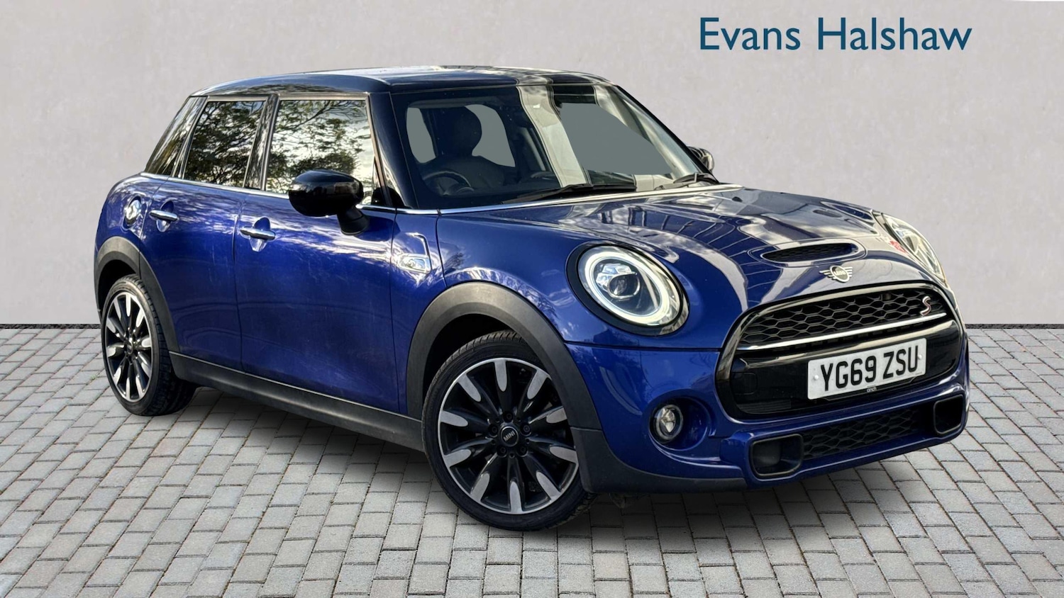 Used MINI Hatch 2019 for sale - 76390728: Photo 1