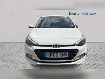 Used Hyundai i20 2017 for sale - 79282297: Photo