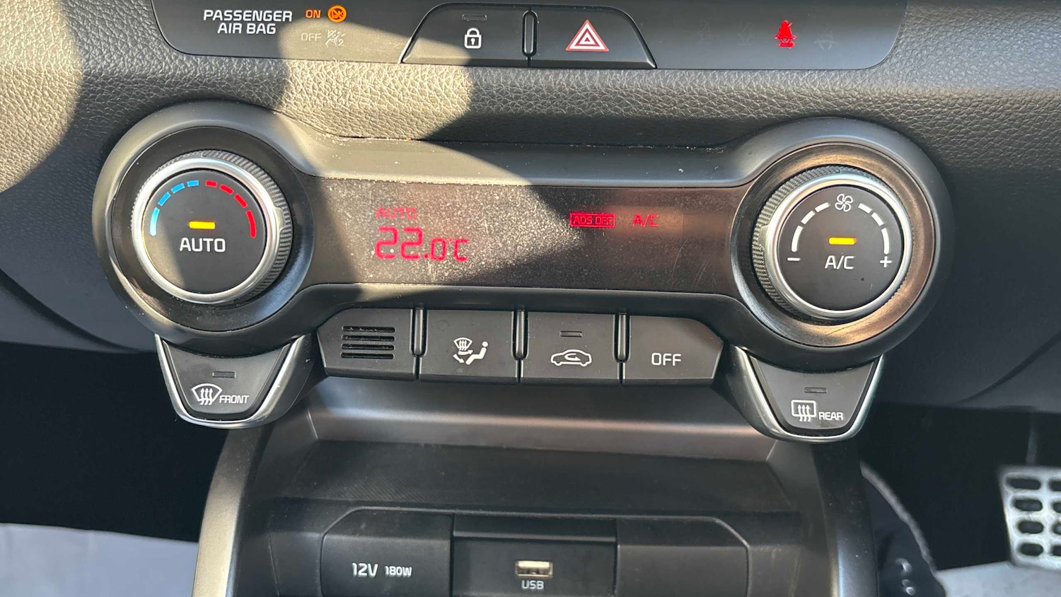 Used Kia Stonic 2023 for sale - 76648889: Photo 14