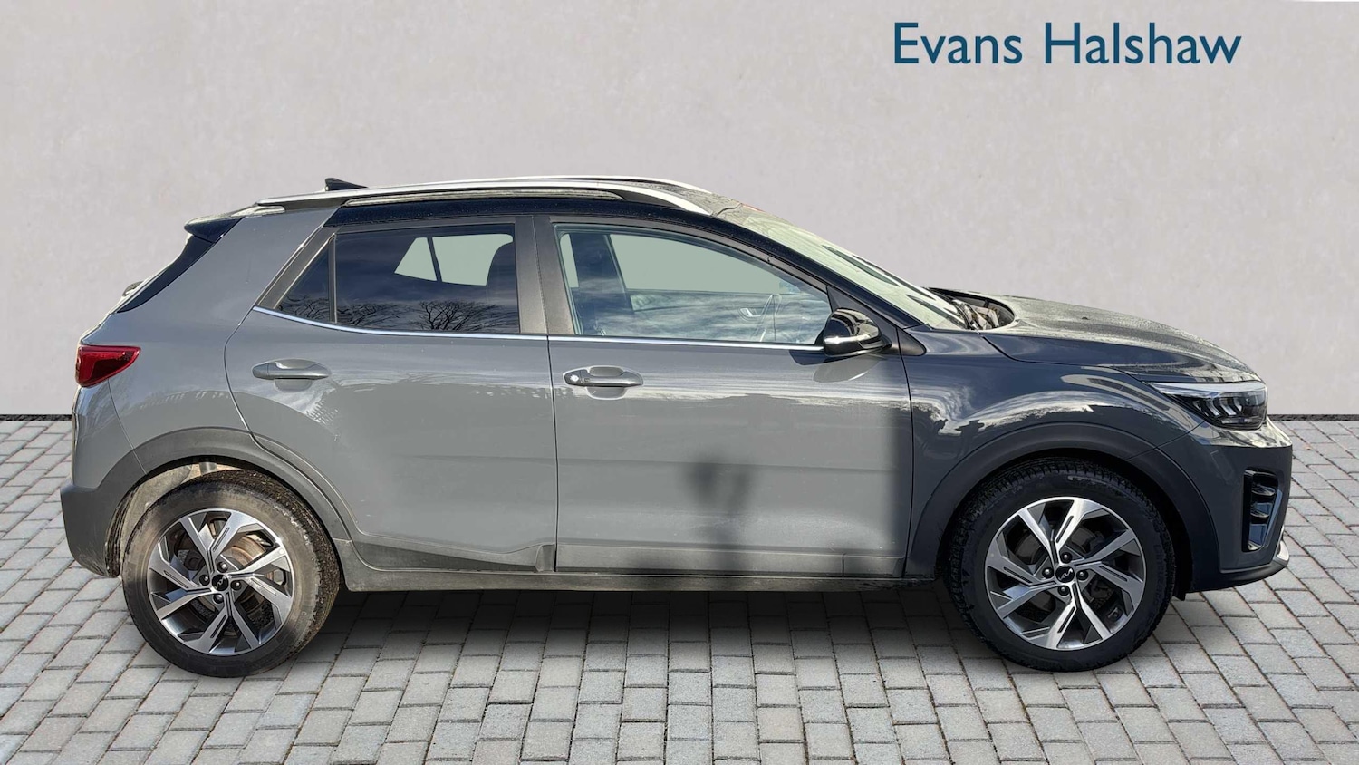 Used Kia Stonic 2023 for sale - 76648889: Photo 3