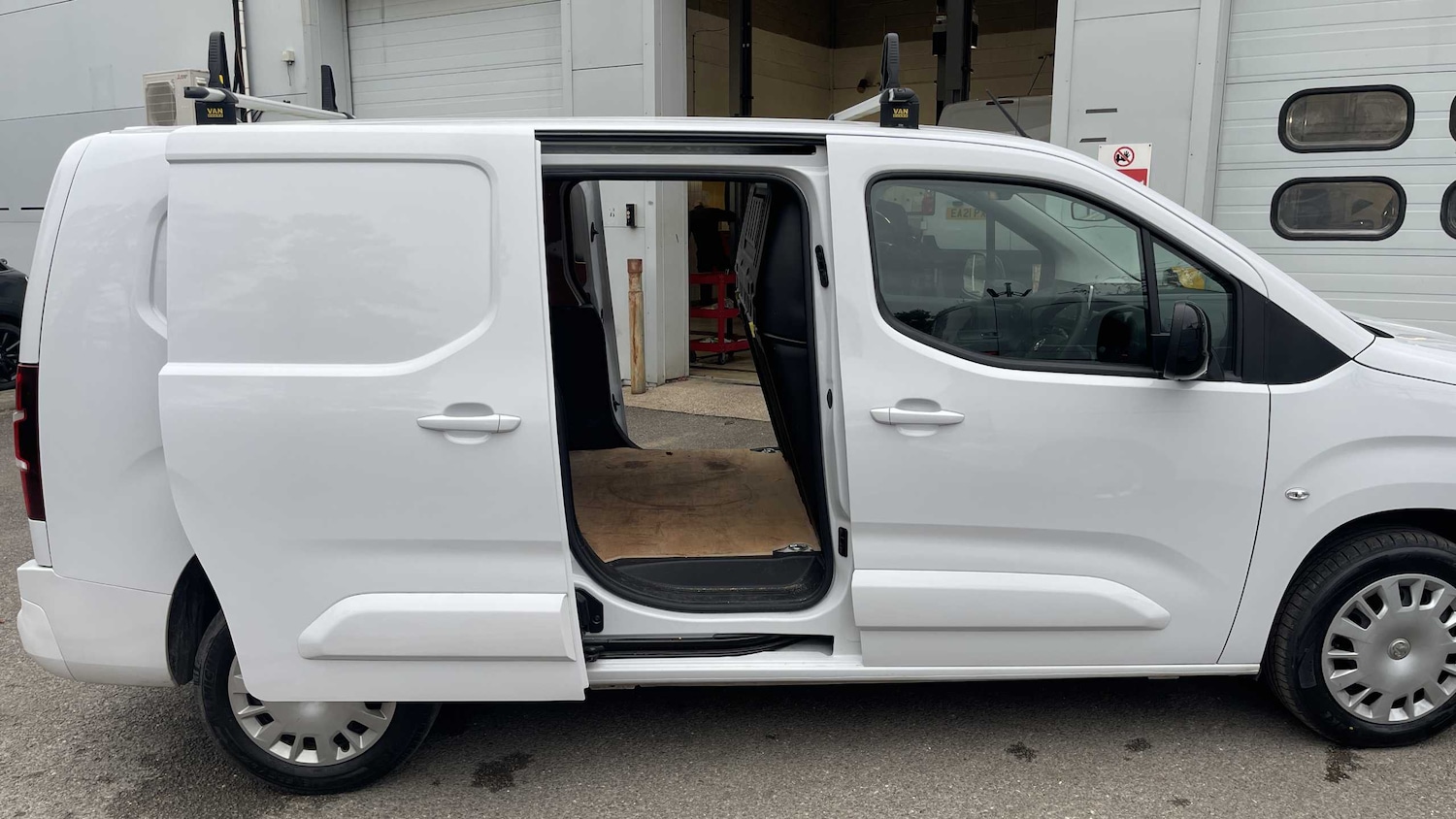 Used Vauxhall Combo 2023 for sale - 76218473: Photo 11