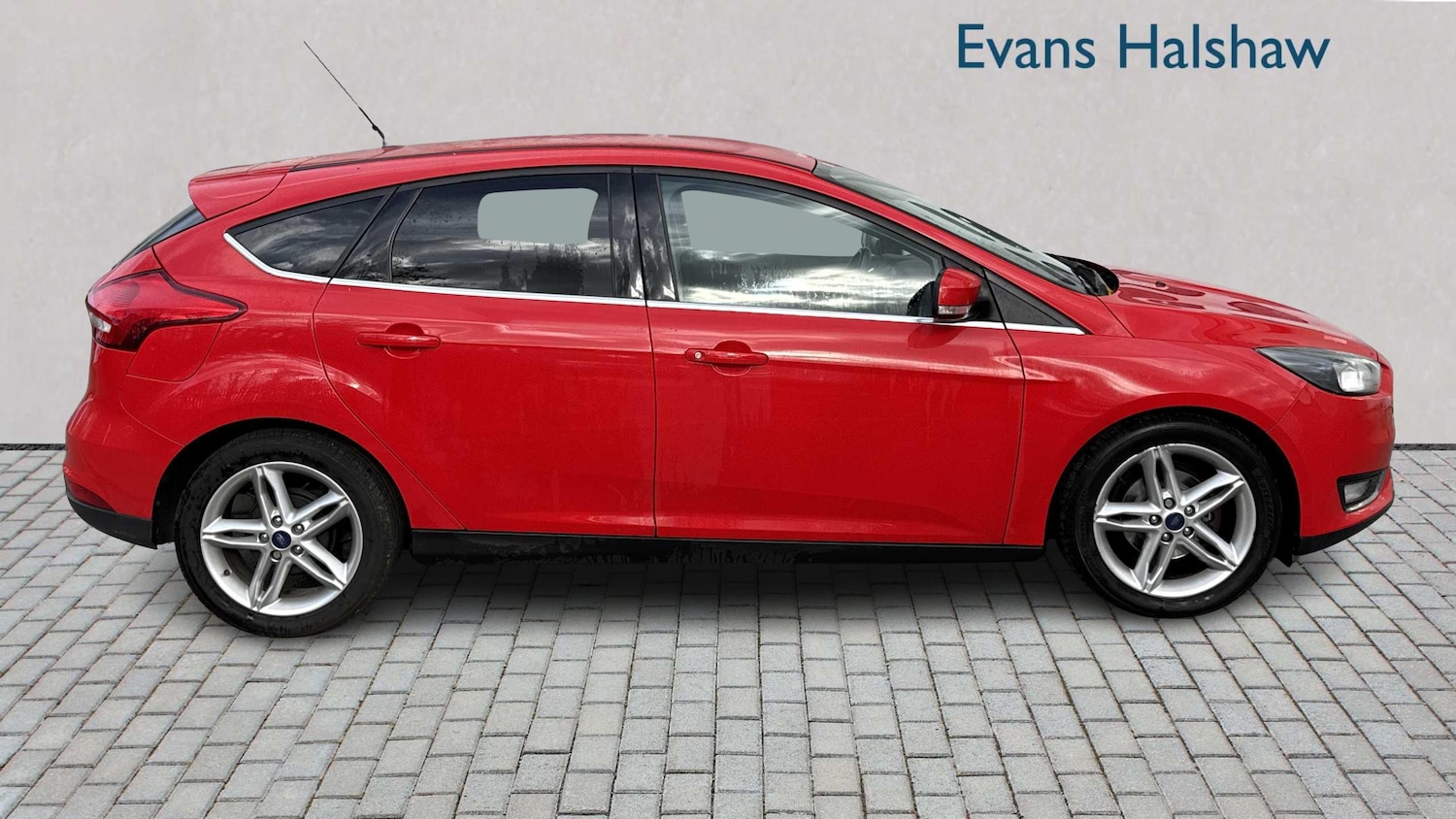 Used Ford Focus 2015 for sale - 76401450: Photo 3