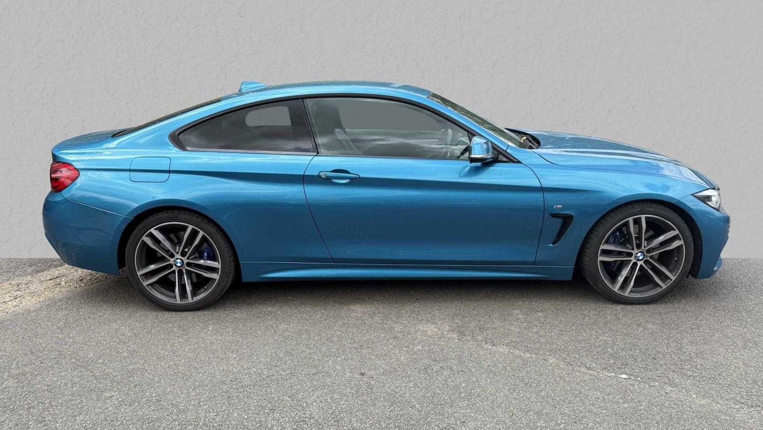 Used BMW 4 Series 2018 for sale - 76170119: Photo 2