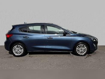 Used Ford Focus 2022 for sale - 76100616: Photo 2