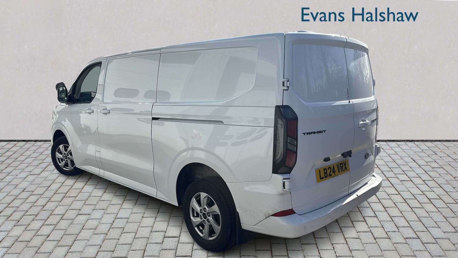 Used Ford Transit Custom 2024 for sale - 77842565: Photo 2