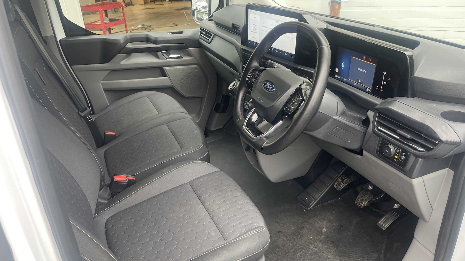 Used Ford Transit Custom 2024 for sale - 76487984: Photo 6