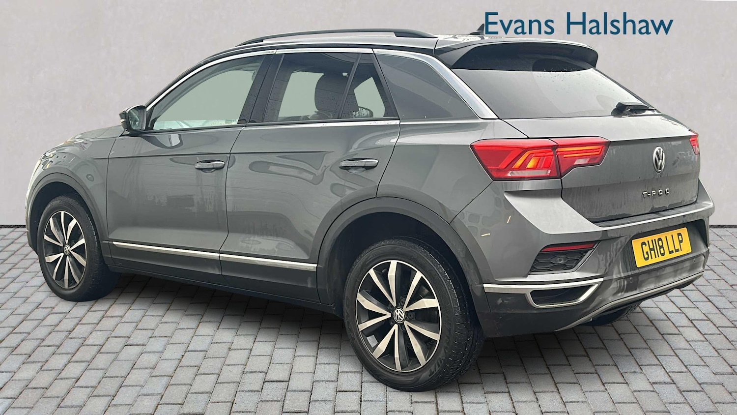 Used Volkswagen T-Roc 2018 for sale - 77244992: Photo 3