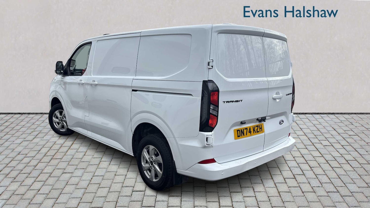 Used Ford Transit Custom 2024 for sale - 77628203: Photo 2