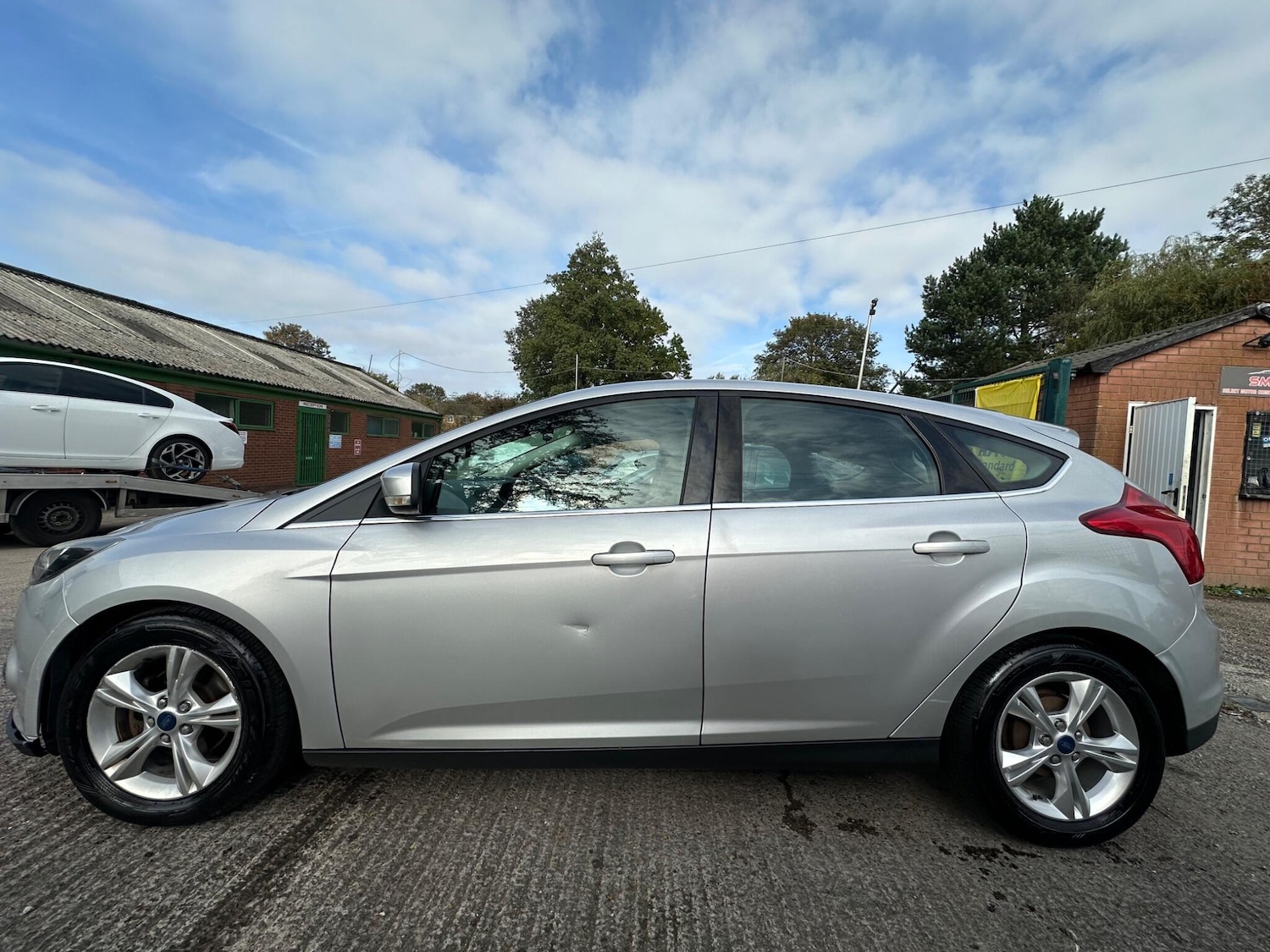 Used Ford Focus 2011 for sale - 76188886: Photo 9