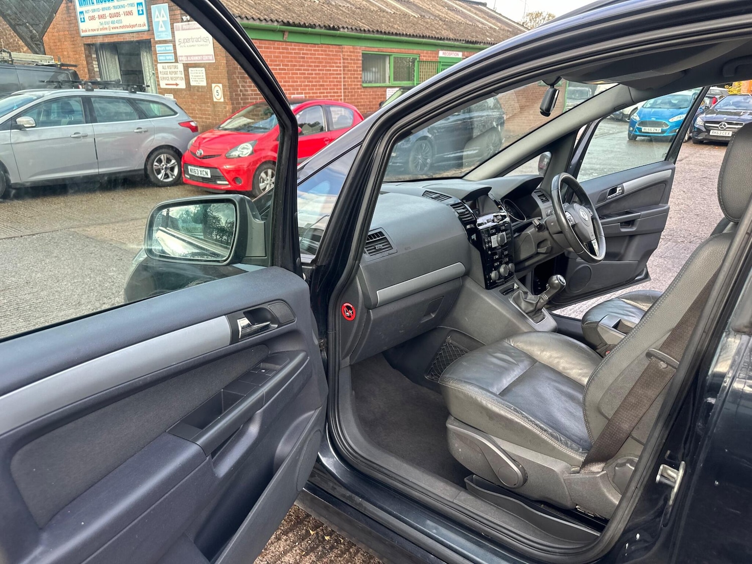 Used Vauxhall Zafira 2012 for sale - 76270300: Photo 24