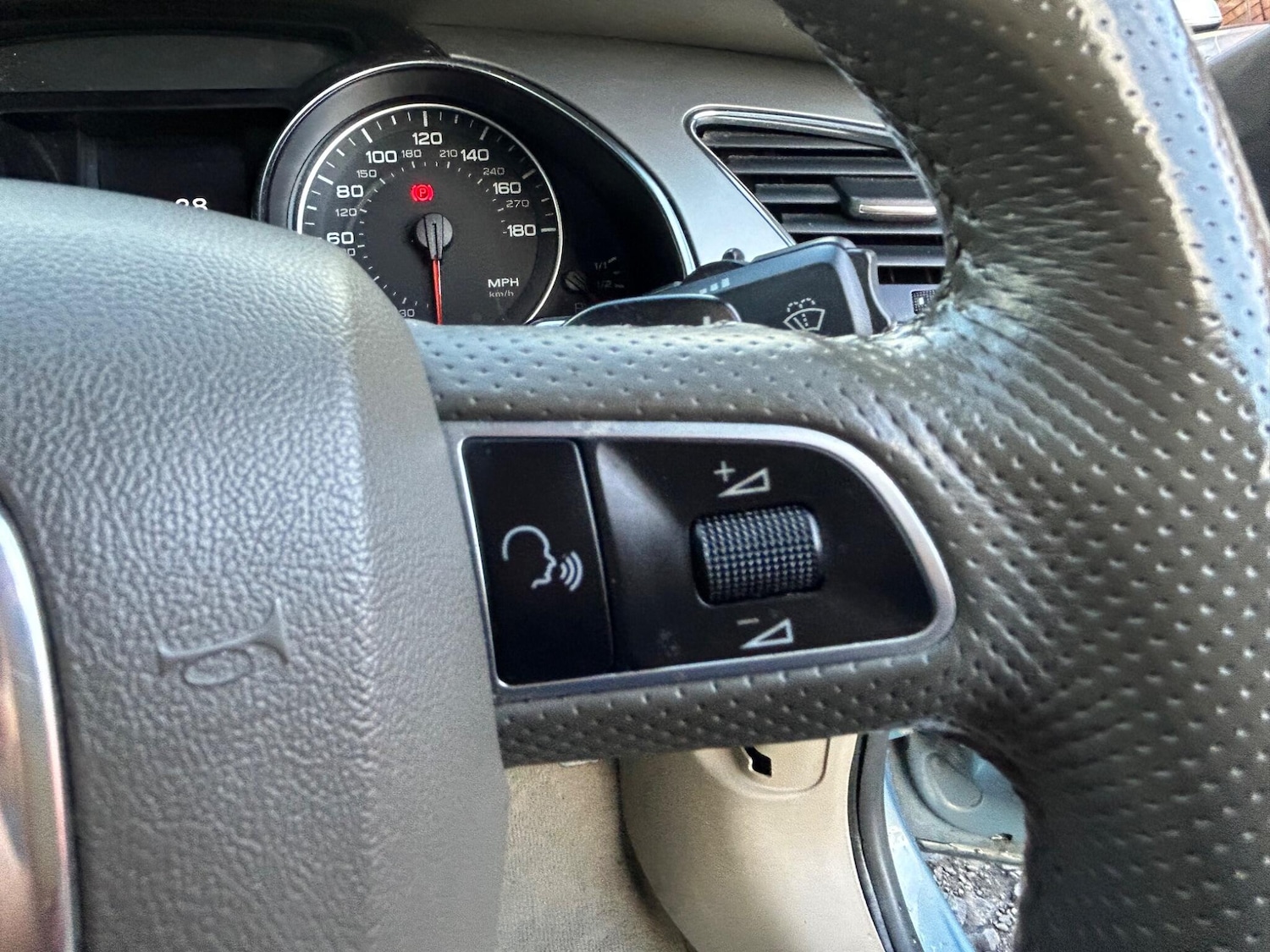 Used Audi A5 Cabriolet 2009 for sale - 76159139: Photo 25