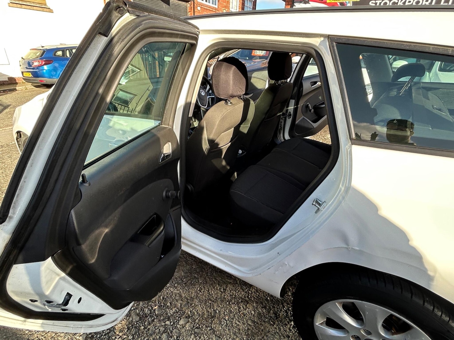 Used Vauxhall Astra 2015 for sale - 76952585: Photo 32