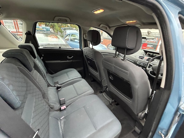 Used Renault Scenic 2010 for sale - 76259226: Photo 29
