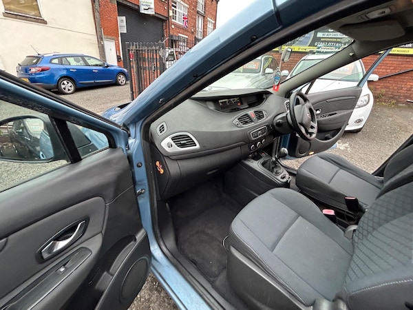Used Renault Scenic 2010 for sale - 76259226: Photo 38