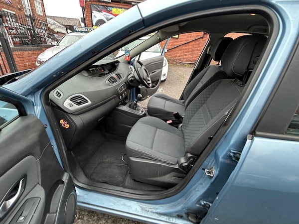 Used Renault Scenic 2010 for sale - 76259226: Photo 40