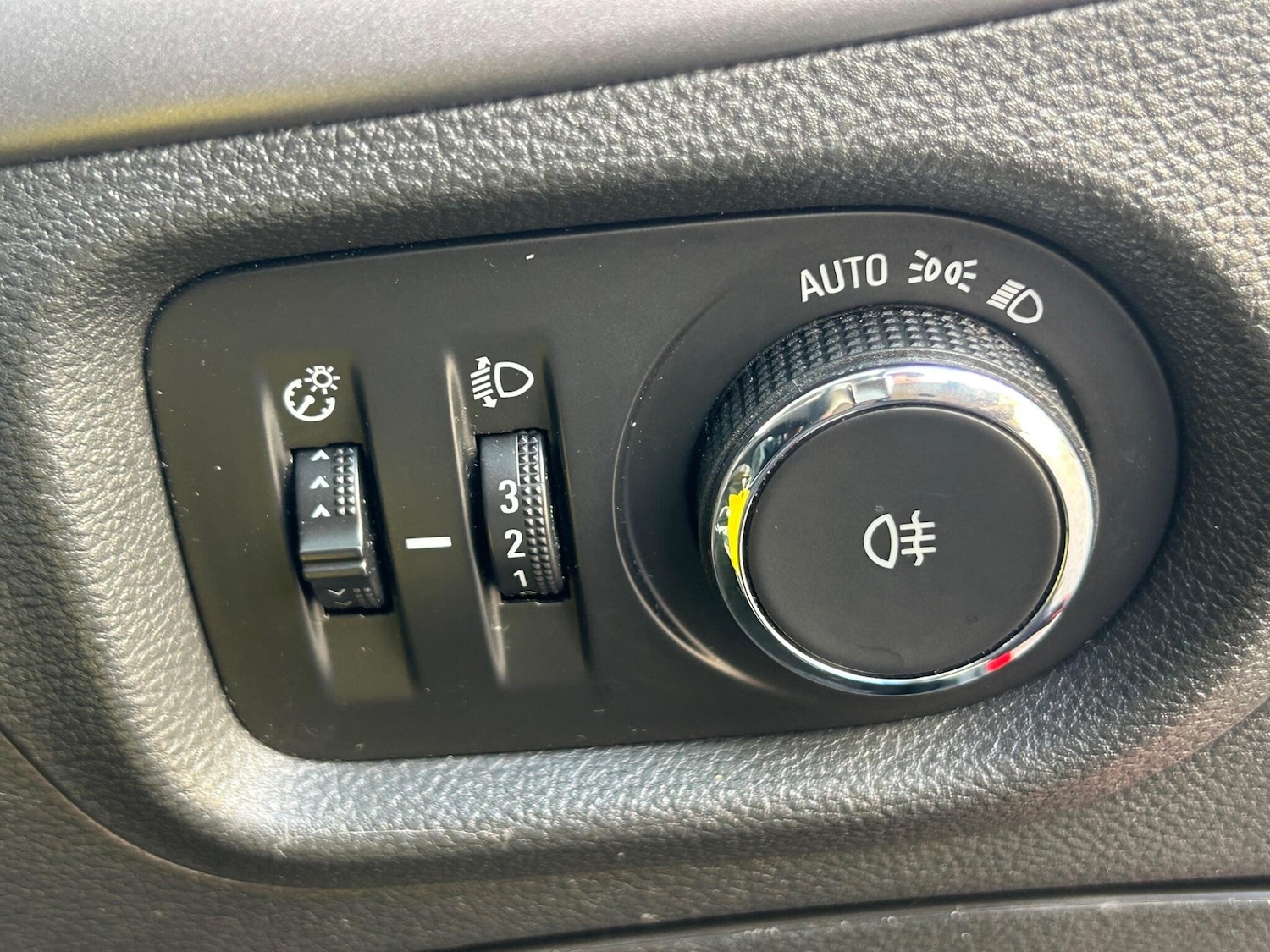 Used Vauxhall Astra 2016 for sale - 76159235: Photo 41