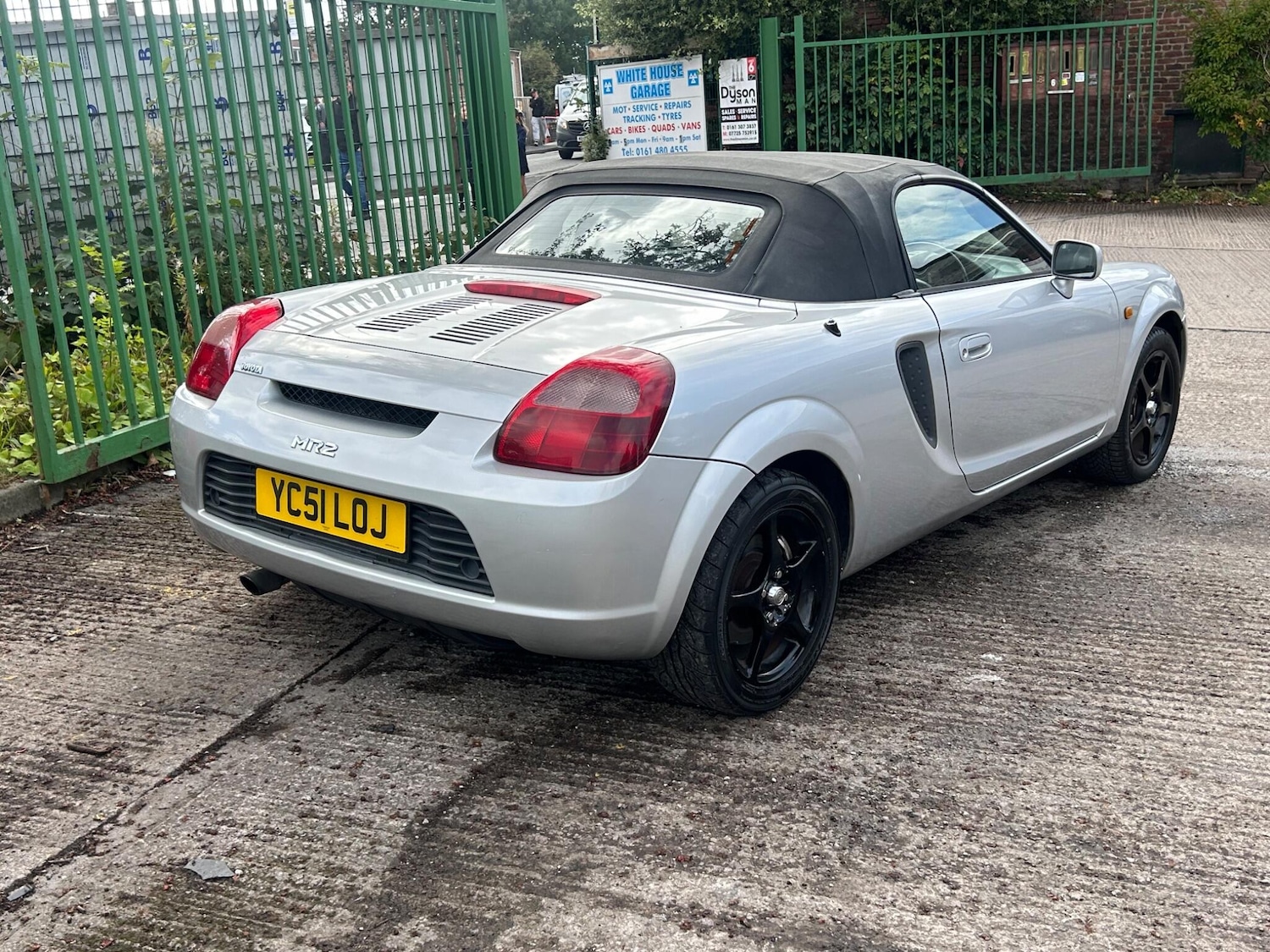 Used Toyota MR2 2002 for sale - 76158982: Photo 10