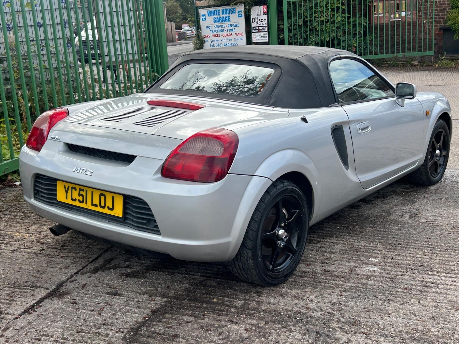 Used Toyota MR2 2002 for sale - 76158982: Photo 11