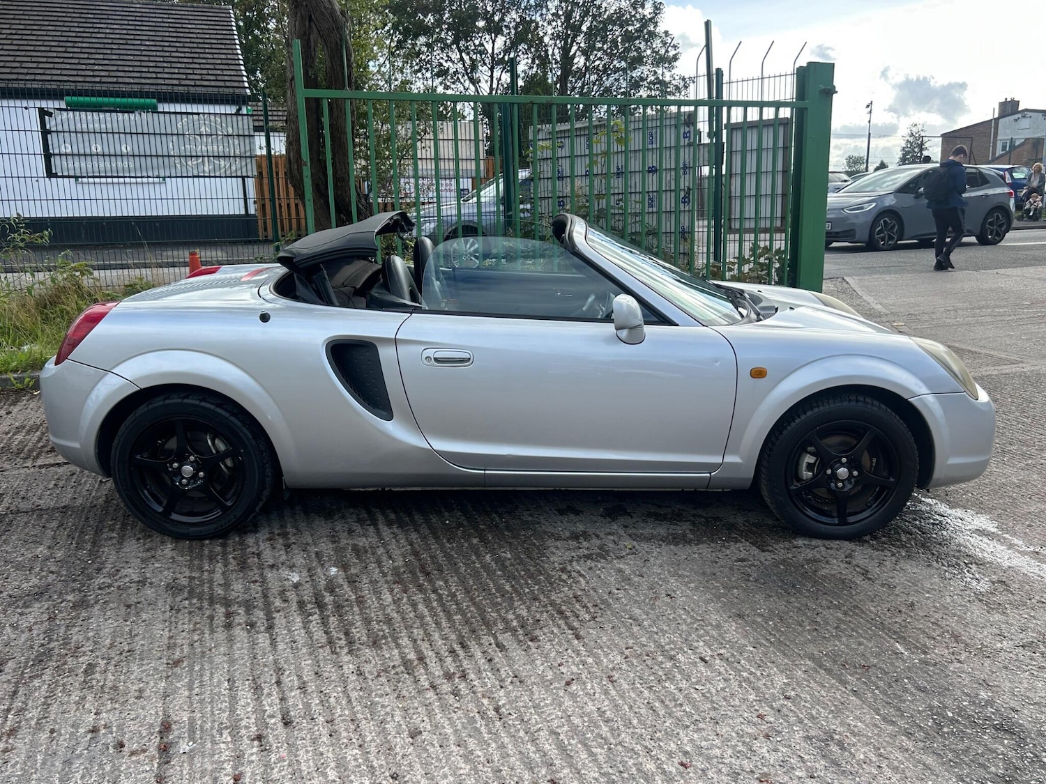 Used Toyota MR2 2002 for sale - 76158982: Photo 25