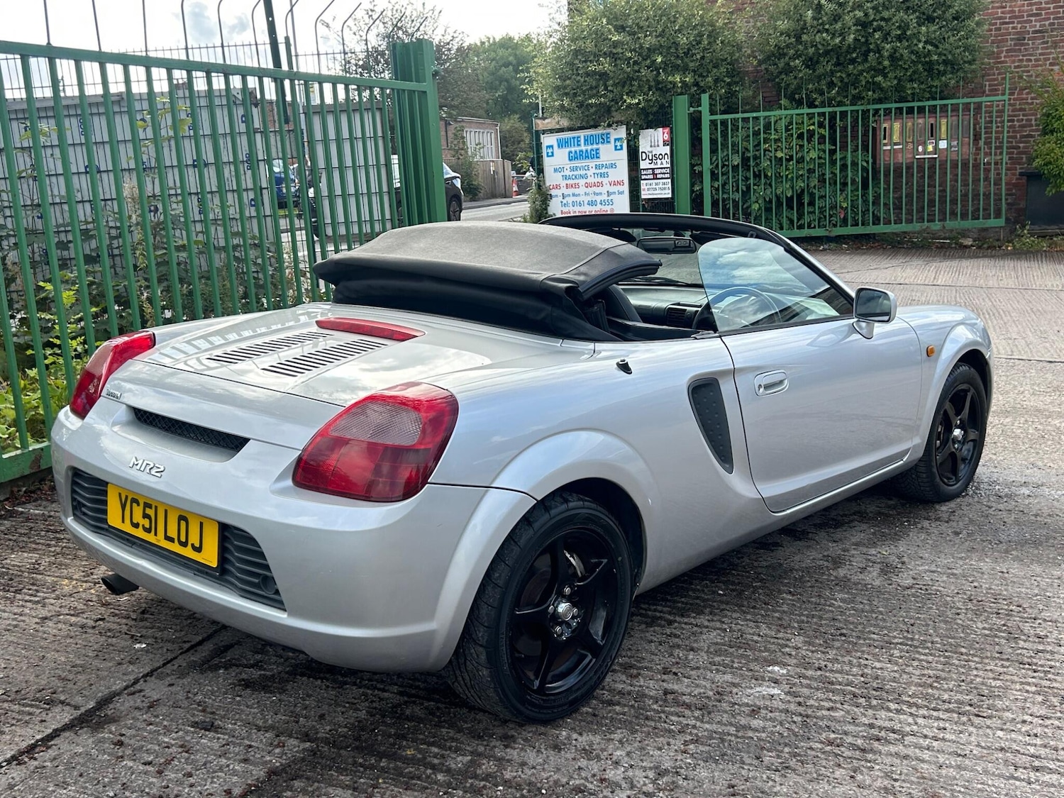 Used Toyota MR2 2002 for sale - 76158982: Photo 26