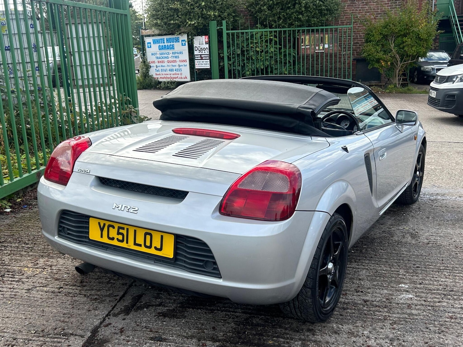 Used Toyota MR2 2002 for sale - 76158982: Photo 27