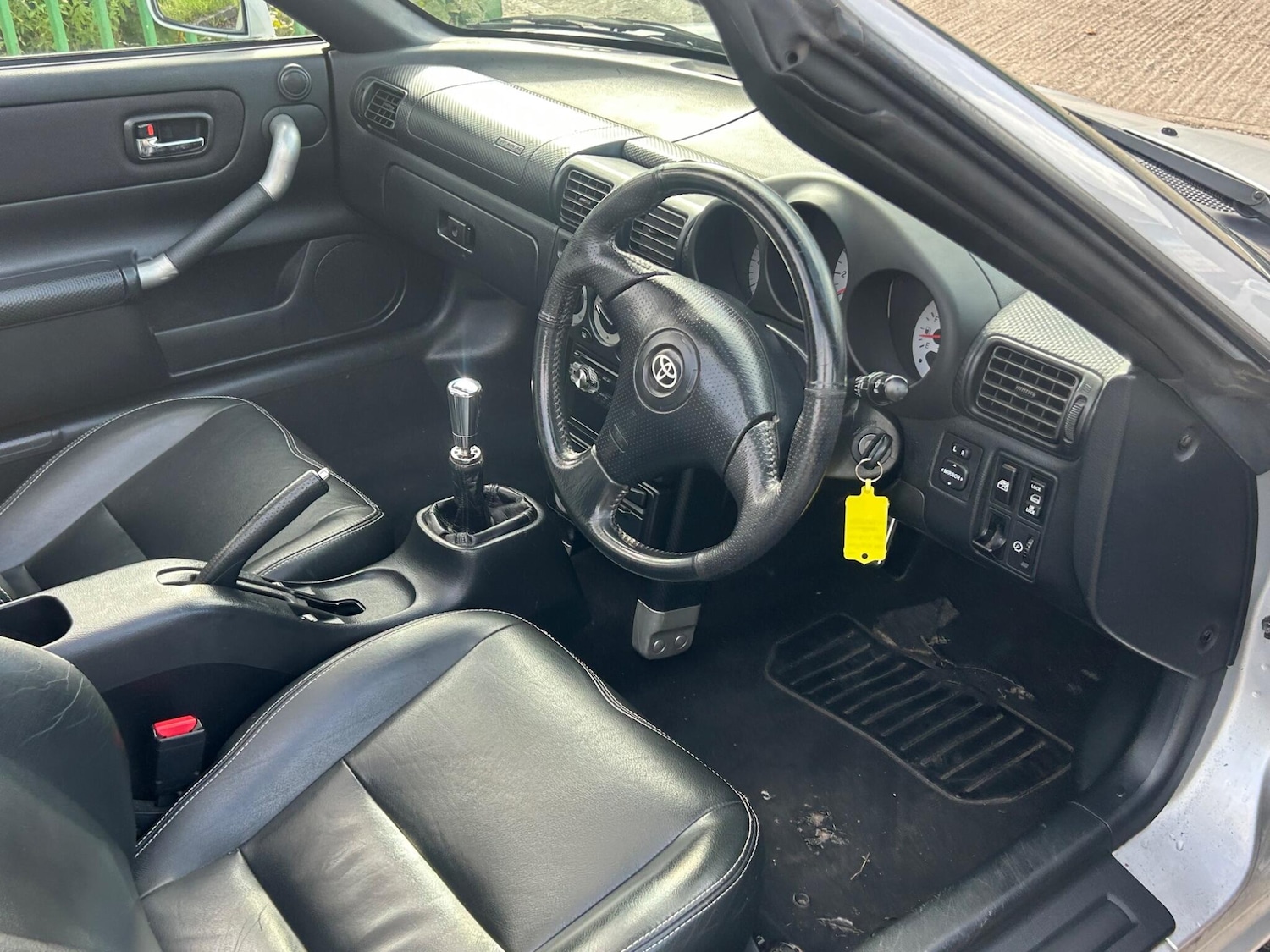 Used Toyota MR2 2002 for sale - 76158982: Photo 43