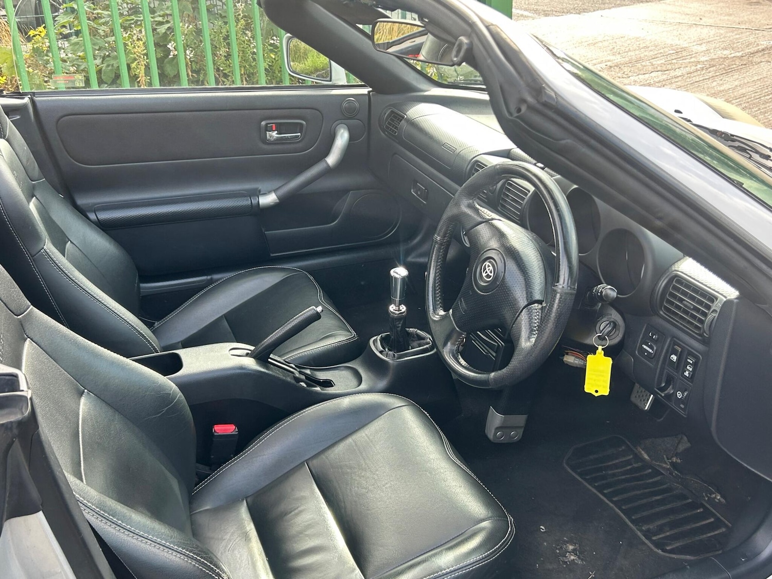 Used Toyota MR2 2002 for sale - 76158982: Photo 45