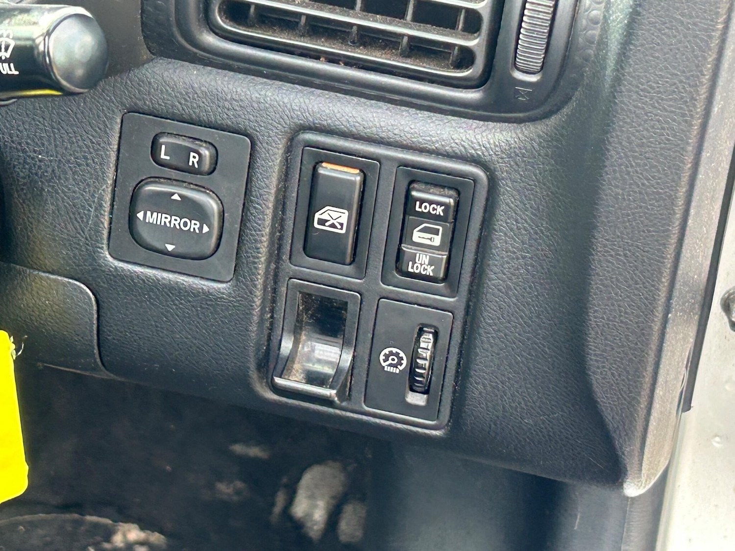 Used Toyota MR2 2002 for sale - 76158982: Photo 46