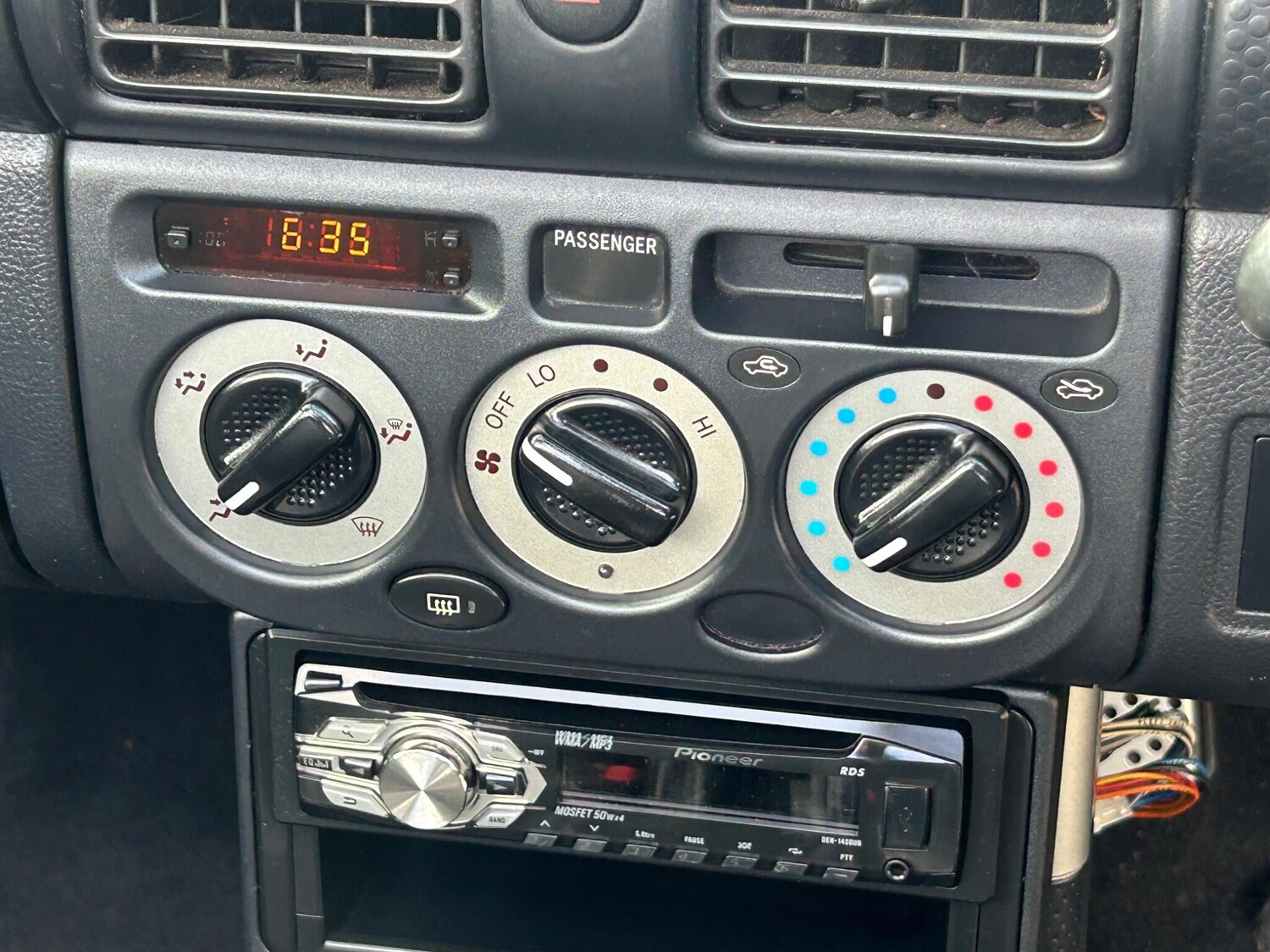 Used Toyota MR2 2002 for sale - 76158982: Photo 48