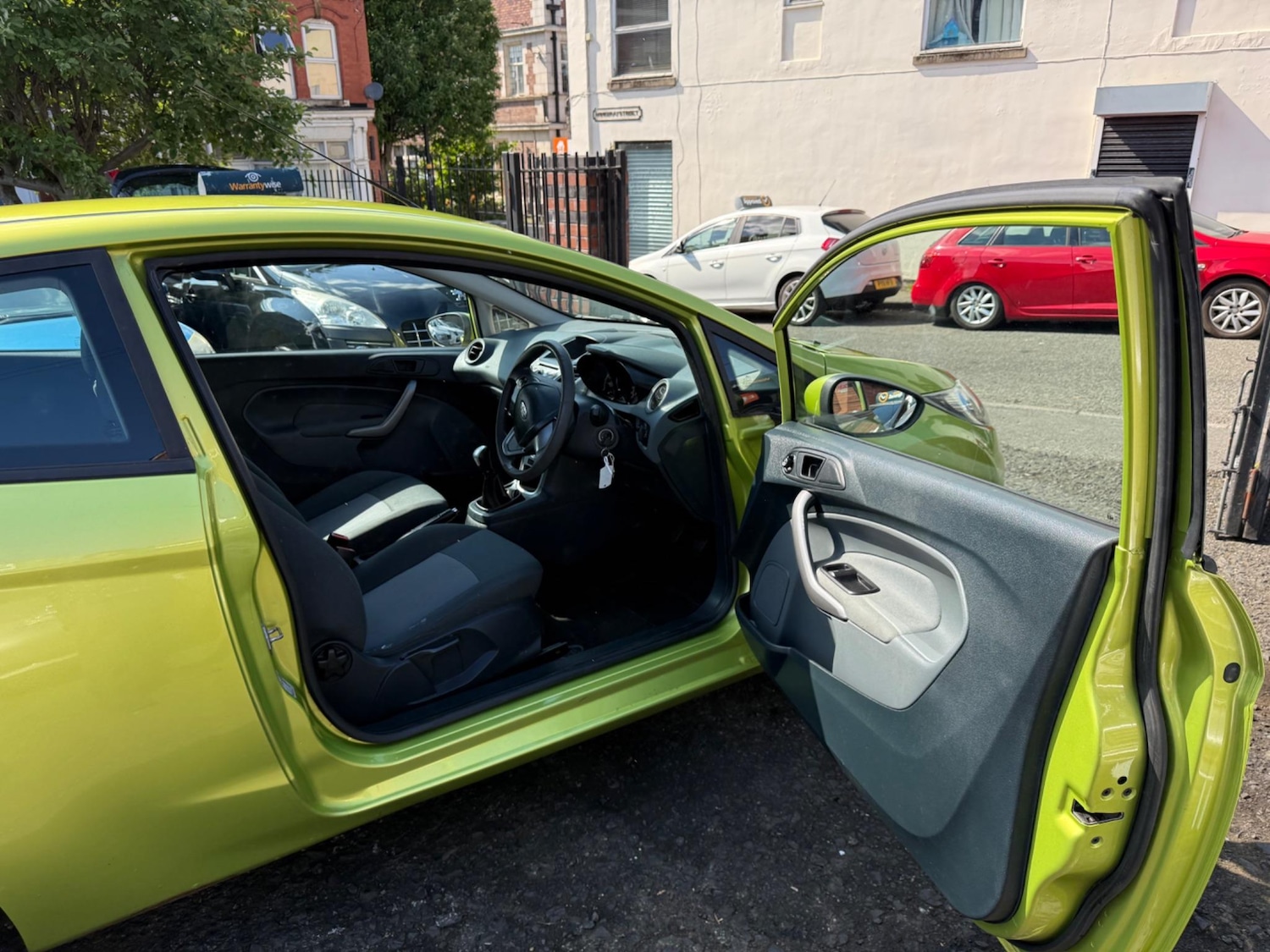 Used Ford Fiesta 2010 for sale - 76158672: Photo 14