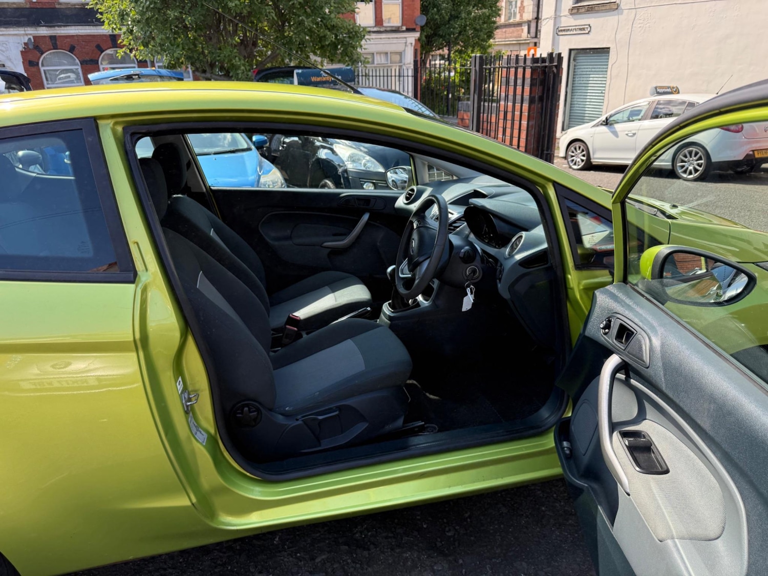 Used Ford Fiesta 2010 for sale - 76158672: Photo 15