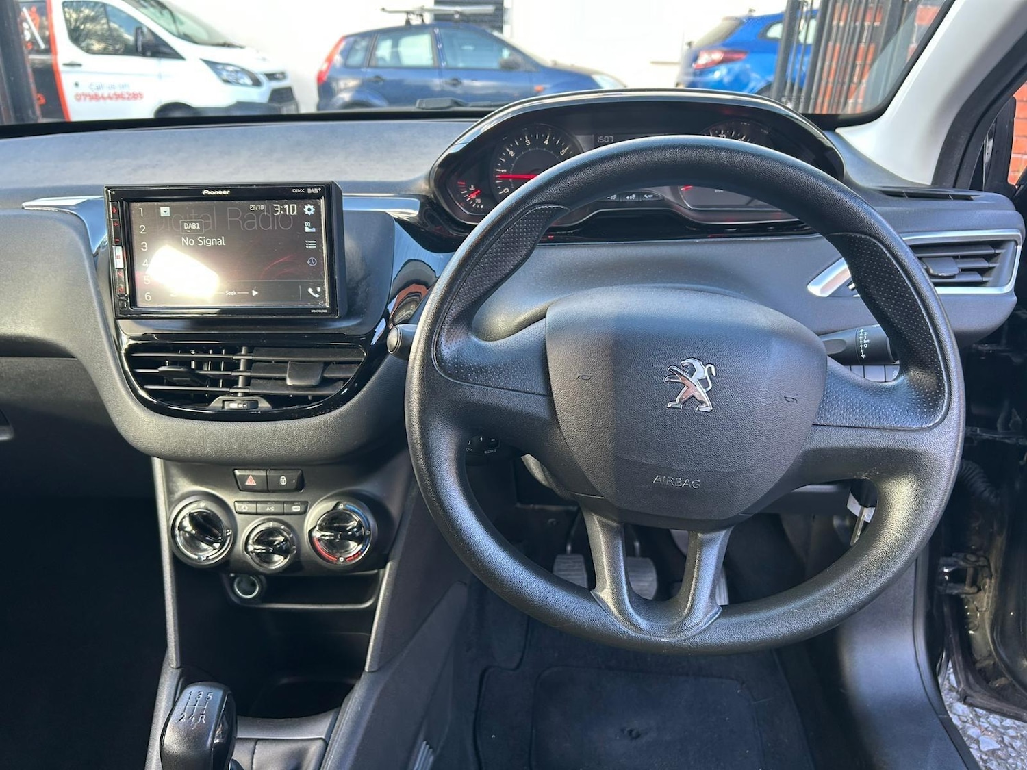 Used Peugeot 208 2013 for sale - 76336215: Photo 21