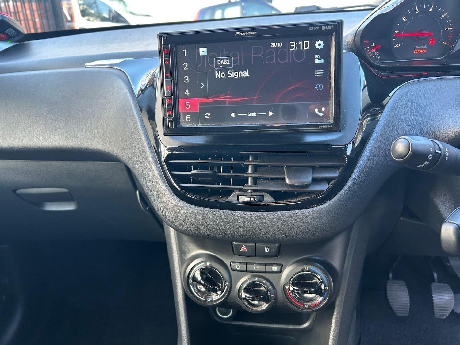 Used Peugeot 208 2013 for sale - 76336215: Photo 22