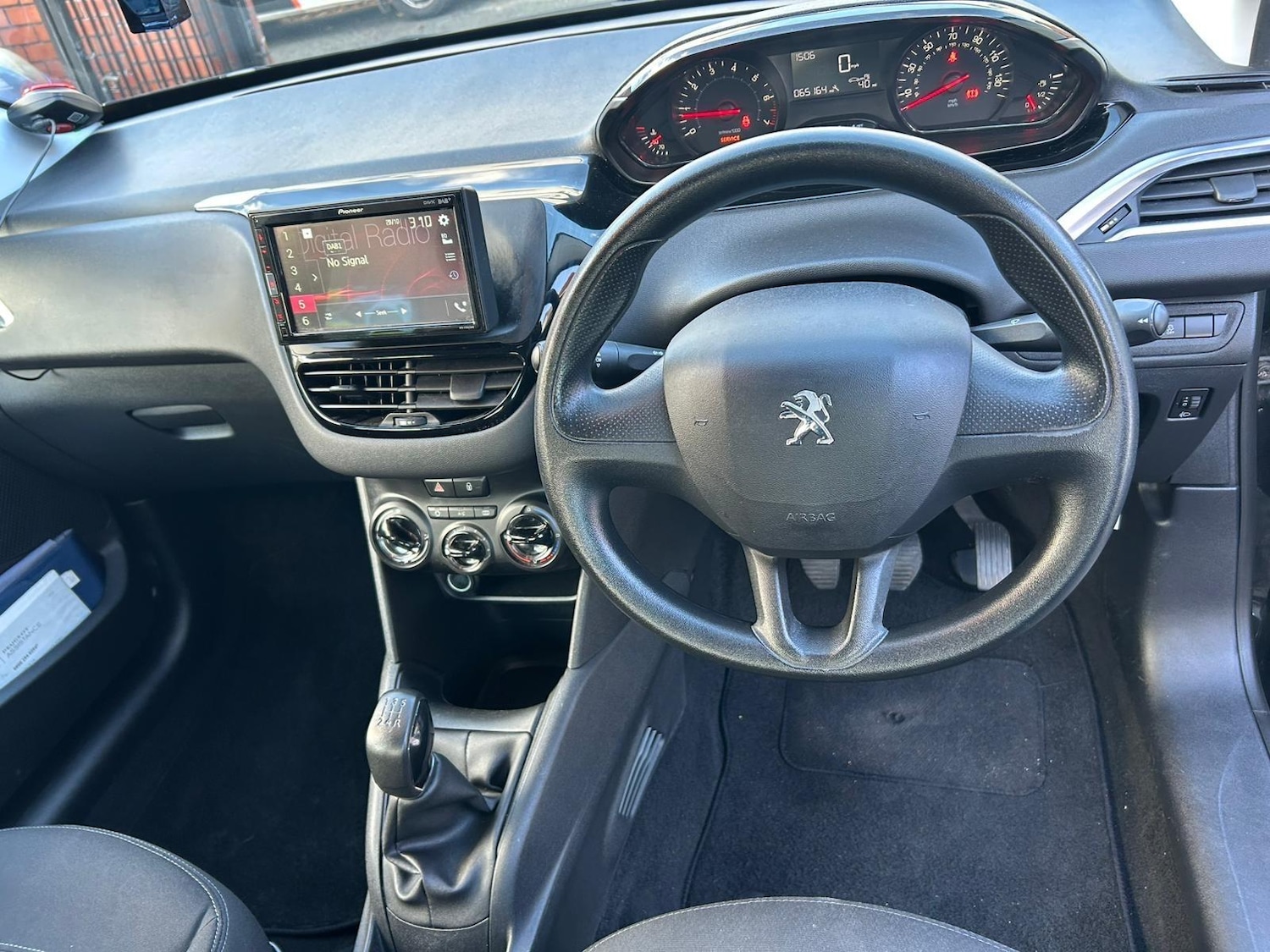 Used Peugeot 208 2013 for sale - 76336215: Photo 23