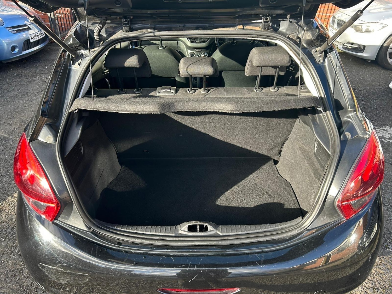 Used Peugeot 208 2013 for sale - 76336215: Photo 31